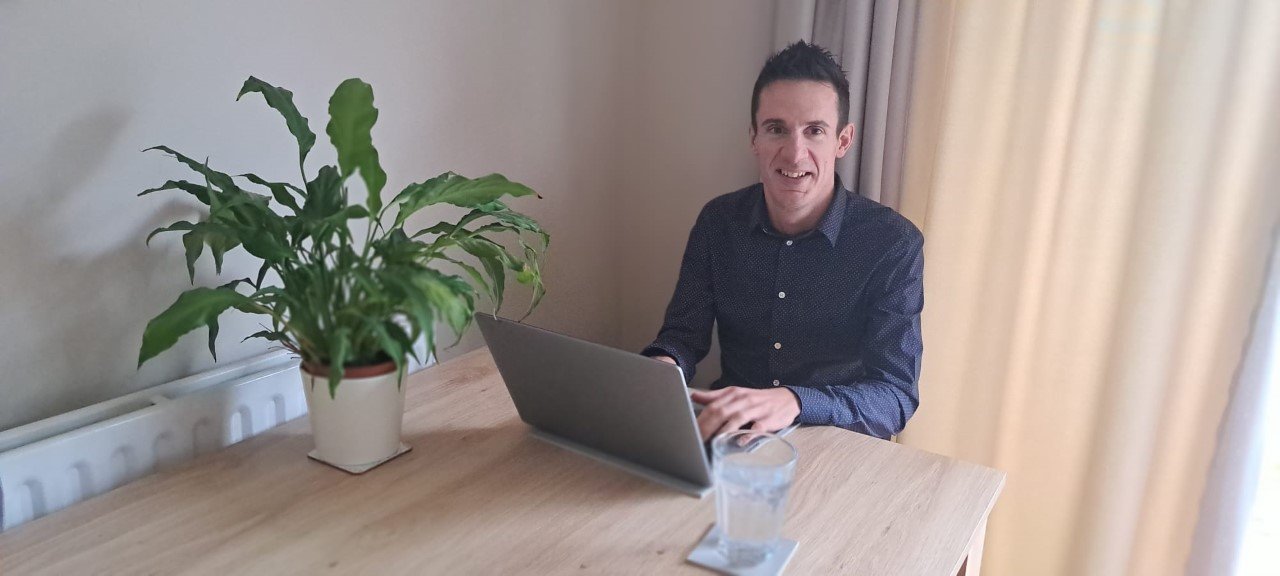 Nutrition consultant offering guidance on improving gut health through diet.