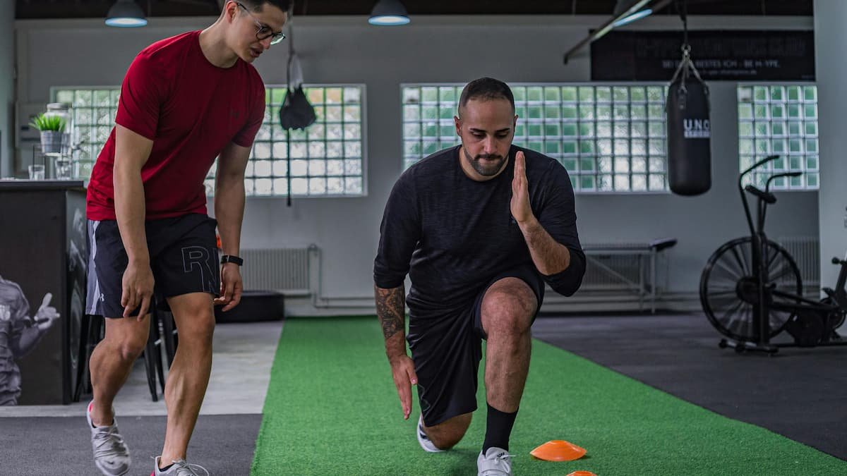 Pay-as-you-go personal trainer in Sutton Coldfield coaching a client